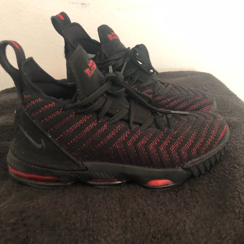 LeBron 16 GS fresh bred sneakers ...youth size 4